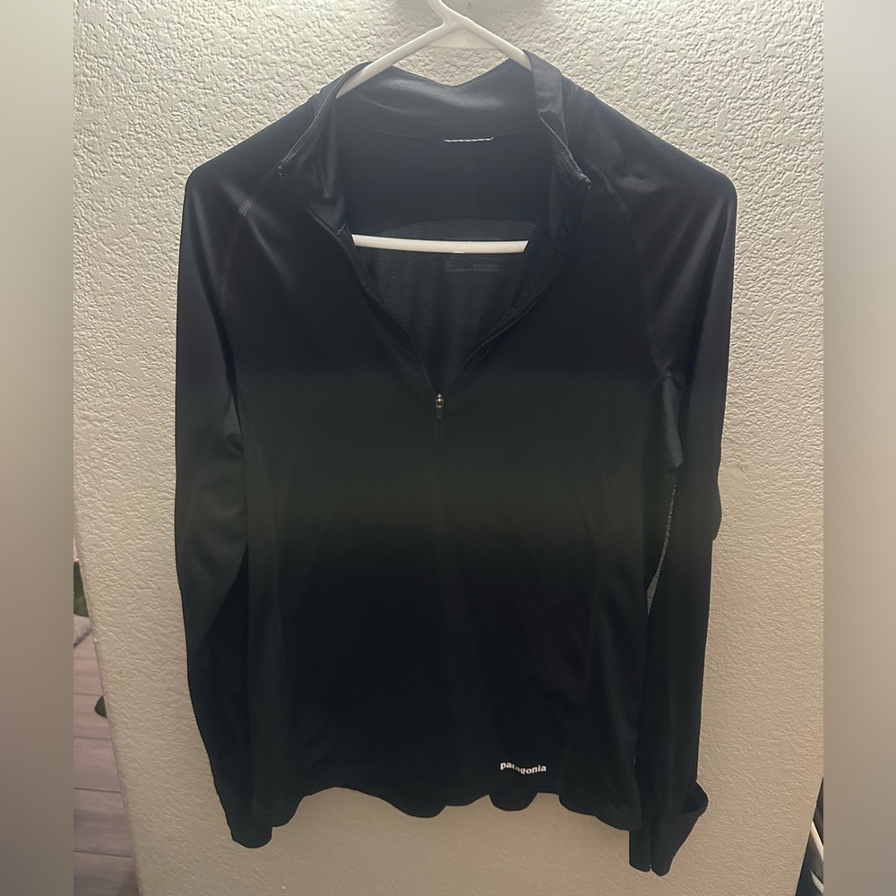 Patagonia quarter zip (medium)